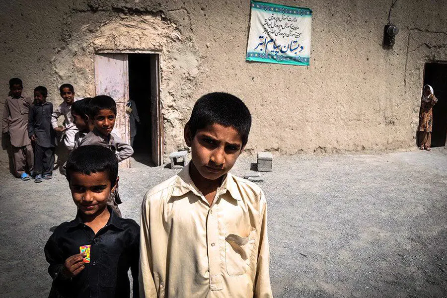 قربانیان کوچک فقر در ایران؛ مدرسه‌ها باز شد اما هزاران کودک از تحصیل بازمانده‌اند