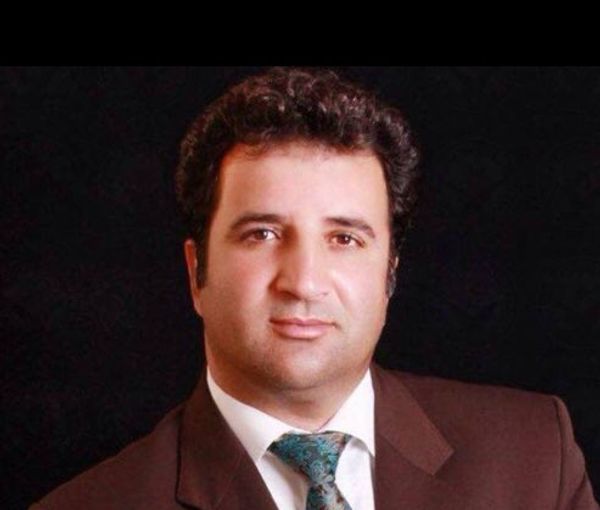 محمد نجفی، وکیل زندانی: علی خامنه‌ای از نعلین تا عمامه به خون جوانان وطن آغشته شده