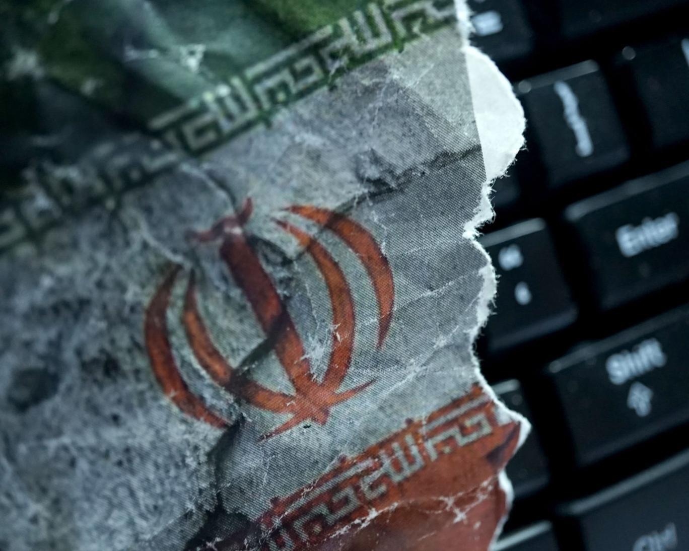 اسلام دین بیگانه با انسان, فیروز نجومی