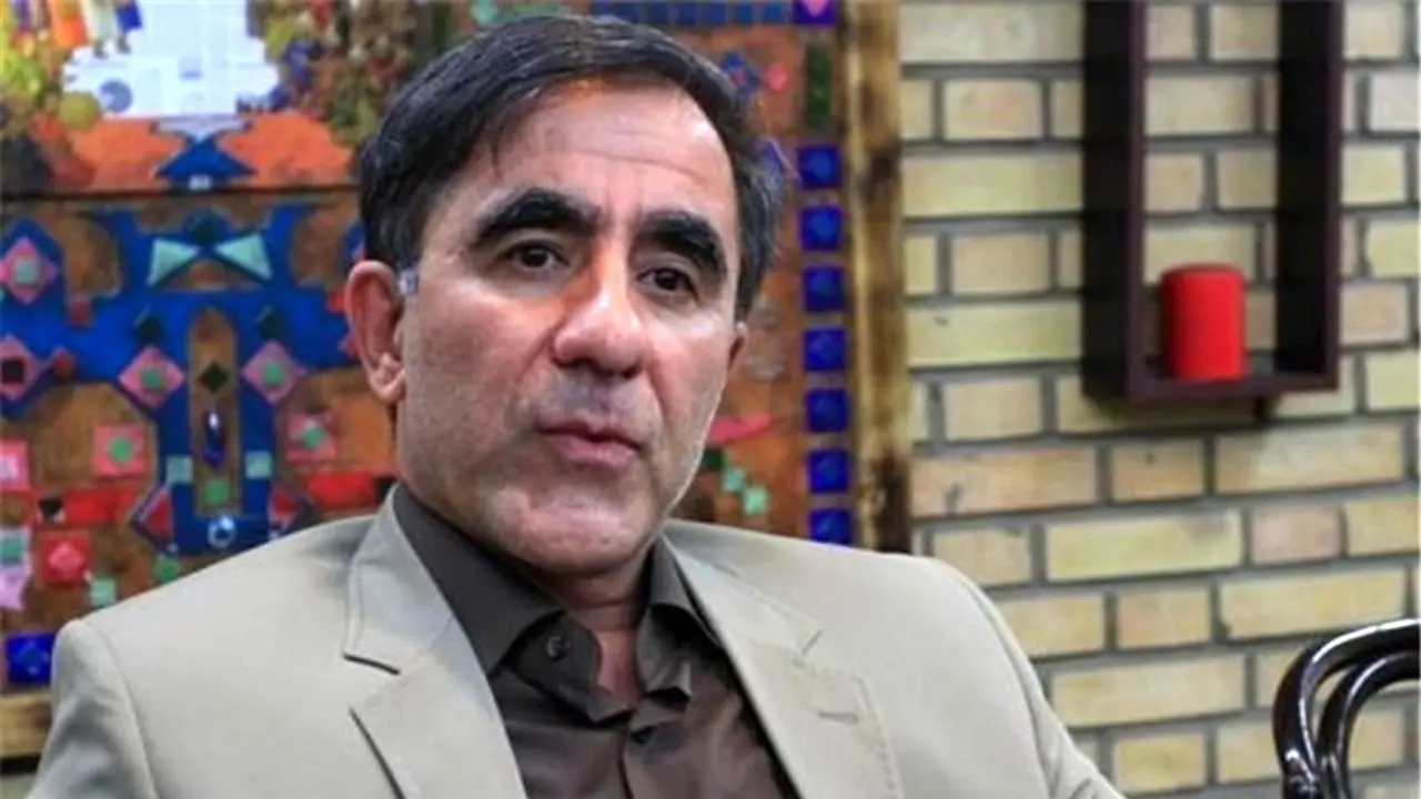 بیت الله ستاریان: اقتصاد ما مثل اسب مرده ای شده که با زین عوض کردن درست نمی شود